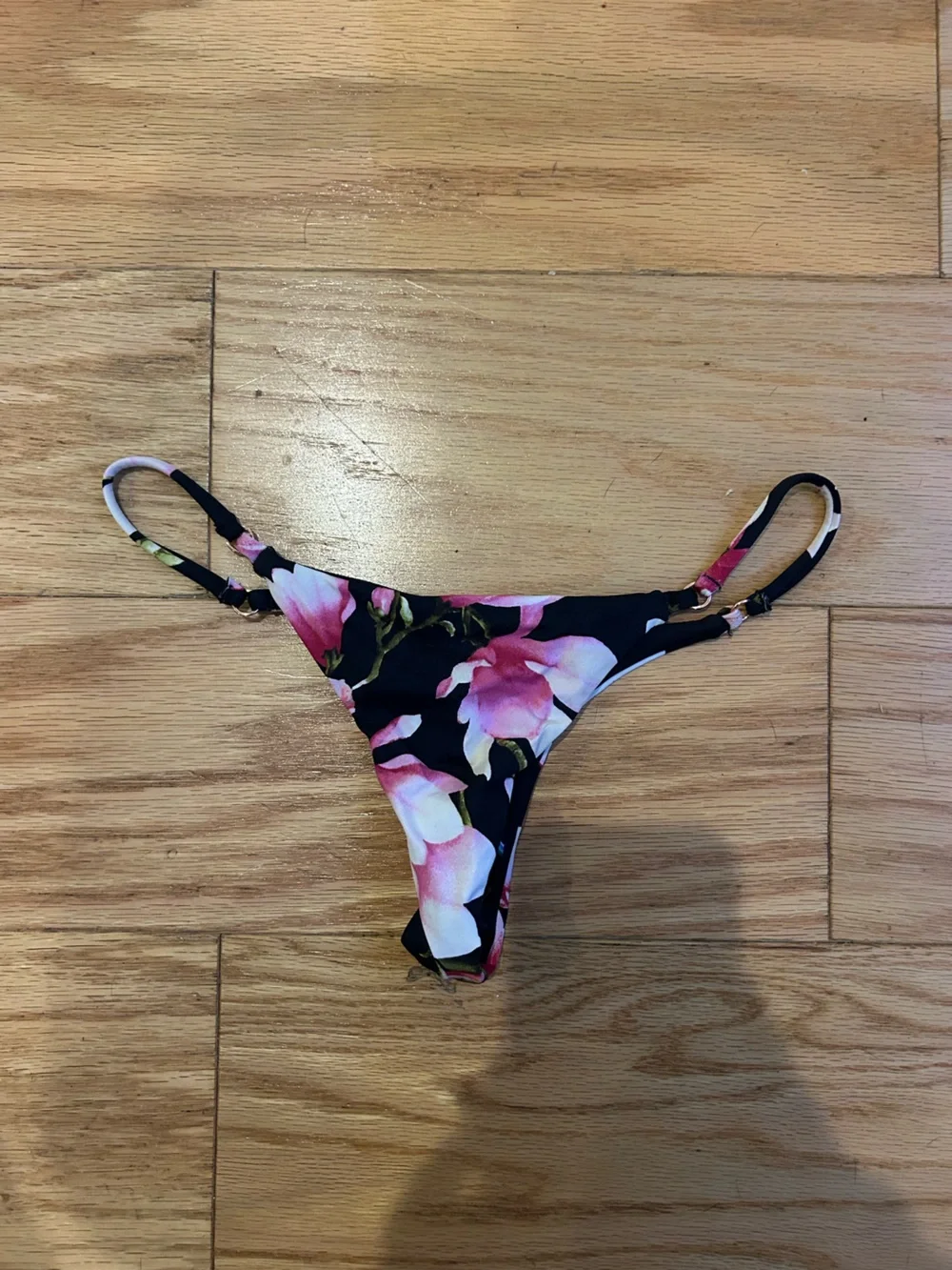 NEW- Frankie’s Bikinis Bottoms